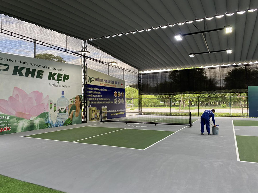 Thi c&ocirc;ng s&acirc;n pickleball KĐT Handico Vinh T&acirc;n Phường Trường Vinh, Nghệ An