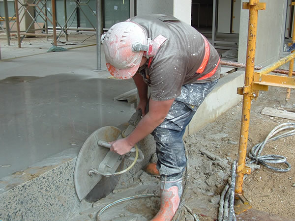 Khoan cắt b&ecirc; t&ocirc;ng khoan r&uacute;t l&otilde;i tại Vinh Nghệ An