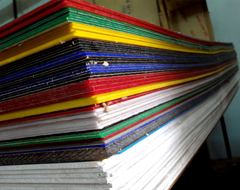 Tấm mica nhựa m&agrave;u trong đục