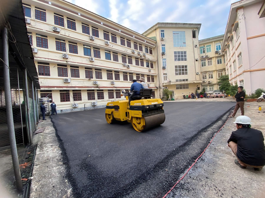 Thi c&ocirc;ng thảm nhựa đường n&oacute;ng Asphalt s&acirc;n Pickleball Tennis	