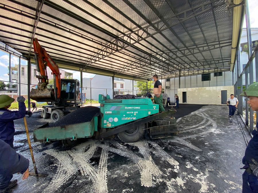 Thi c&ocirc;ng thảm nhựa đường n&oacute;ng Asphalt s&acirc;n Pickleball Tennis	